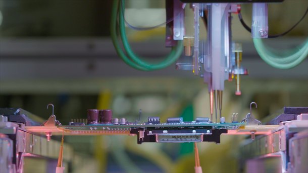 Baugruppenproduktion Bild Bestückung vom Cover